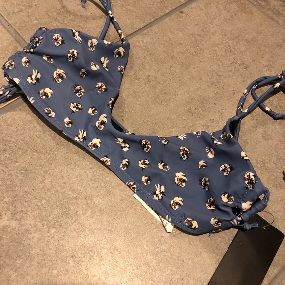 NEW WITH TAGS SWIM TOP - Picture 2 of 2